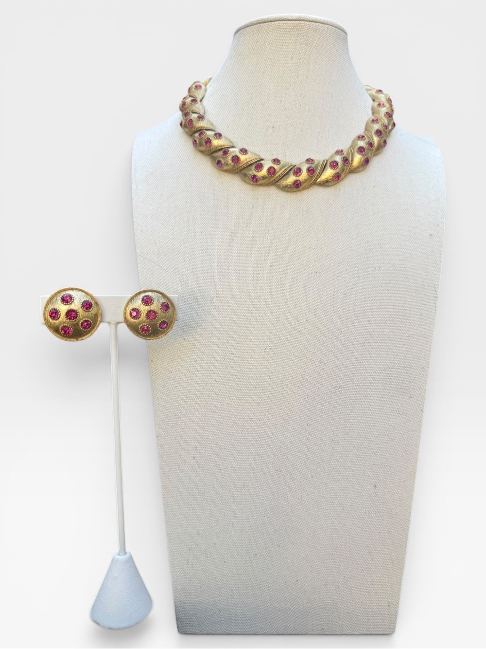 LISNER Rare Vintage Demi Parure Magenta Crystal Necklace & Clip Earring Set - Picture 3 of 15